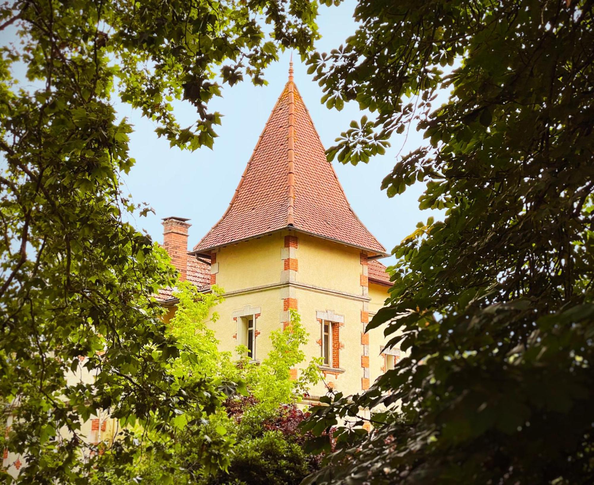 Petit Chateau Le Piot Bed & Breakfast Fleurance Exterior photo
